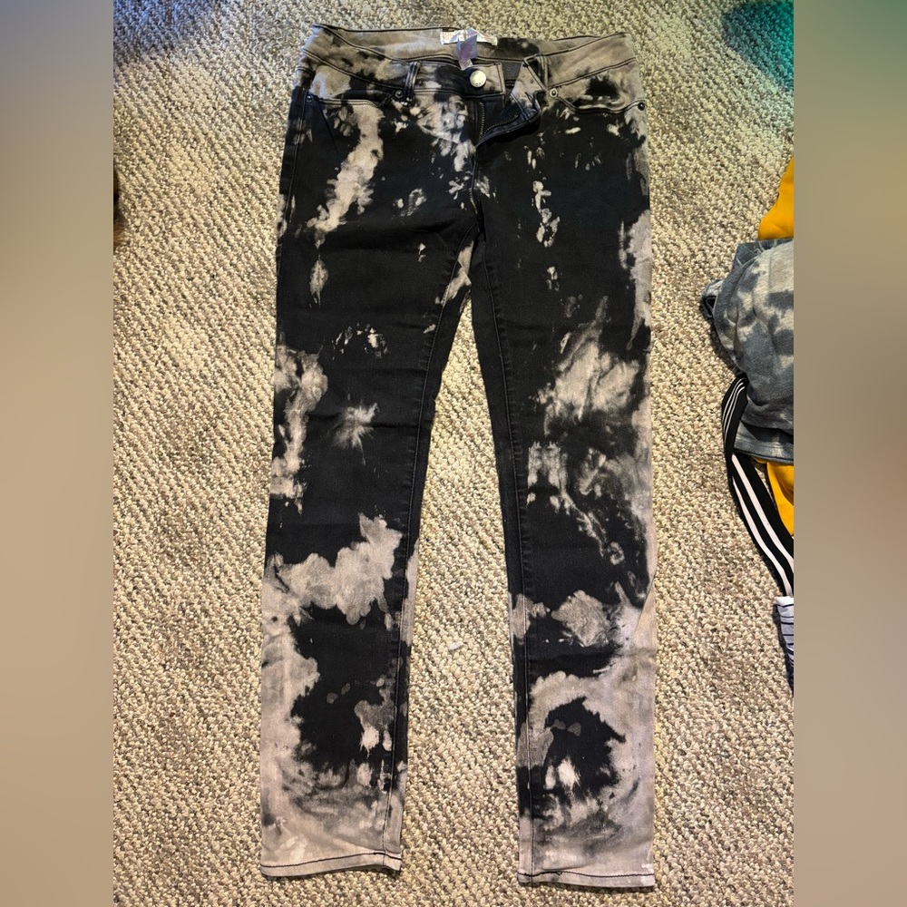 Bleached NoBo Stretchy Skinny Jeans